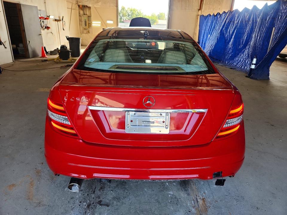 Продаж на аукціоні авто 2012 Mercedes-benz C, vin: WDDGJ4HB5CF925504, номер лоту: 58334286