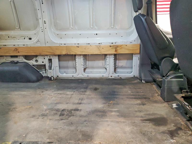 58739516 :رقم المزاد ، 1FTYE1Y8XLKB52204 vin ، 2020 Ford Transit مزاد بيع