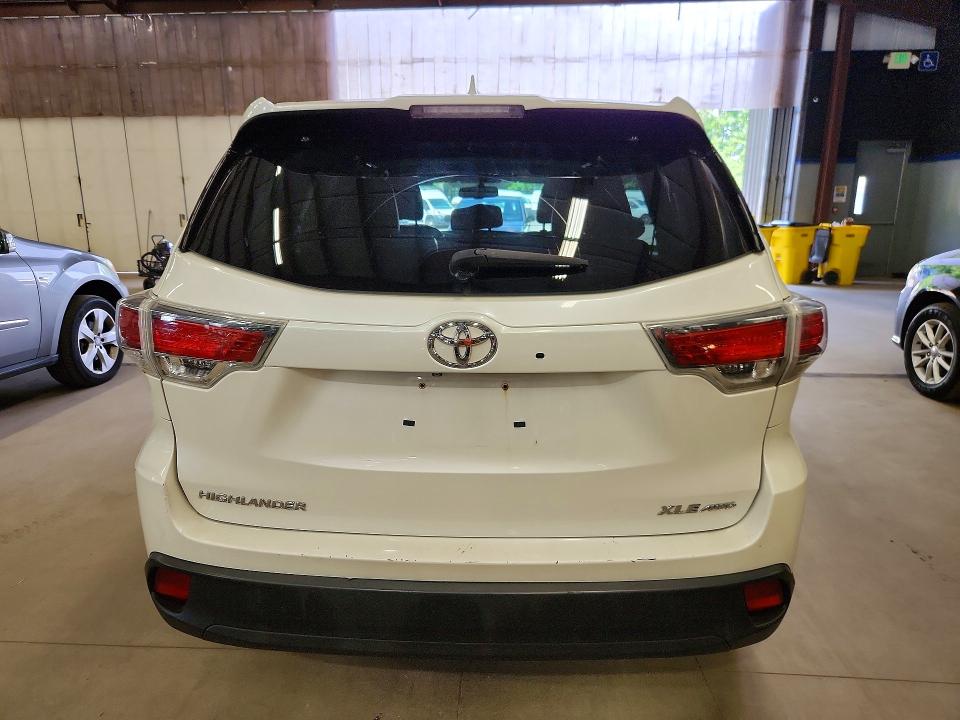 Продажа на аукционе авто 2015 Toyota Highlander, vin: 5TDJKRFH6FS081169, номер лота: 57990846