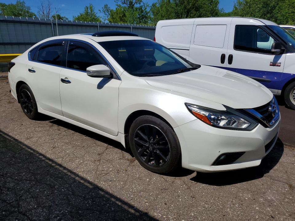 Продажа на аукционе авто 2017 Nissan Altima, vin: 1N4AL3AP3HC250048, номер лота: 56678976