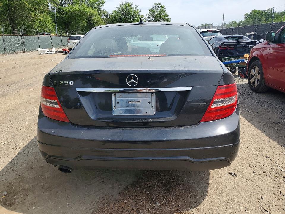 2012 Mercedes-benz C მანქანა იყიდება აუქციონზე, vin: WDDGF4HBXCA622829, აუქციონის ნომერი: 56464266