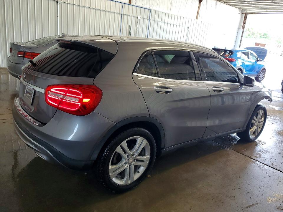 56866686 :رقم المزاد ، WDCTG4EB6FJ138357 vin ، 2015 Mercedes-benz Gla مزاد بيع