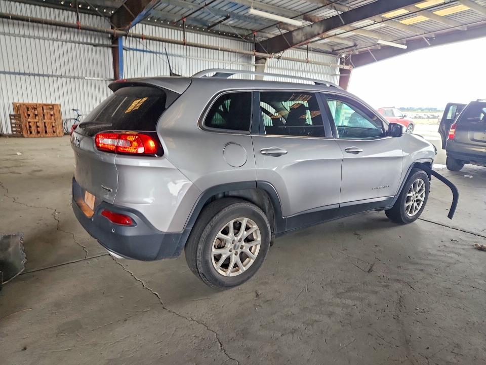 57967276 :رقم المزاد ، 1C4PJMCS6HW616598 vin ، 2017 Jeep Cherokee مزاد بيع