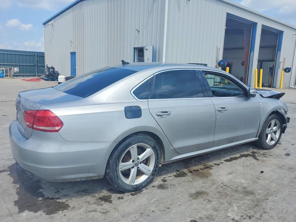 2012 Volkswagen Passat მანქანა იყიდება აუქციონზე, vin: 1VWBN7A35CC105273, აუქციონის ნომერი: 57049766