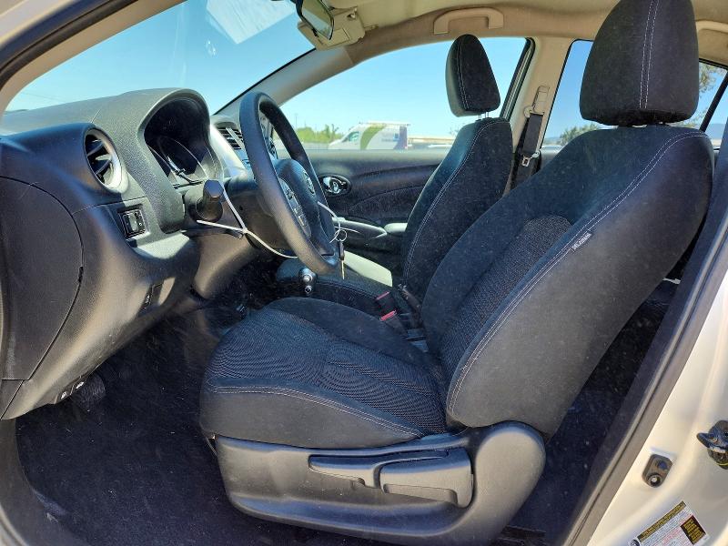 57234896 :رقم المزاد ، 3N1CN7AP6JL810839 vin ، 2018 Nissan Versa مزاد بيع