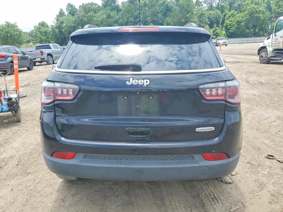 55970666 :رقم المزاد ، 3C4NJCBB7JT489164 vin ، 2018 Jeep Compass مزاد بيع