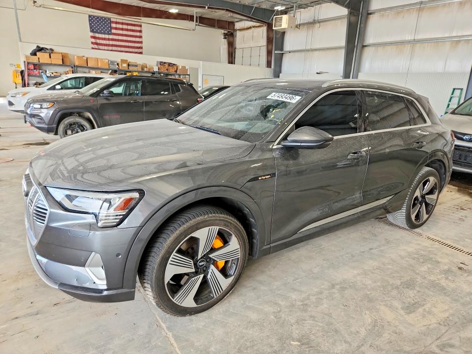 57493496 :رقم المزاد ، WA1VAAGE6KB006008 vin ، 2019 Audi E-tron مزاد بيع