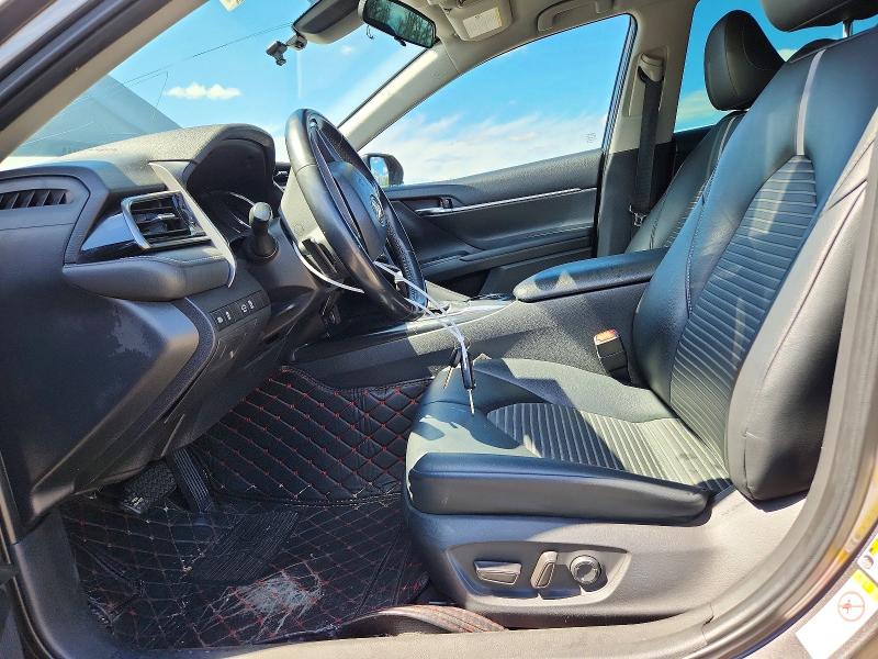 57492246 :رقم المزاد ، 4T1B11HK0KU216598 vin ، 2019 Toyota Camry مزاد بيع