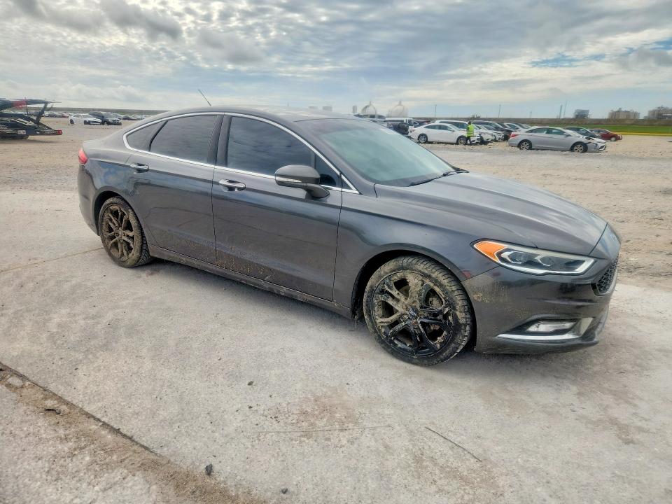 56590716 :رقم المزاد ، 3FA6P0HD1HR371831 vin ، 2017 Ford Fusion مزاد بيع
