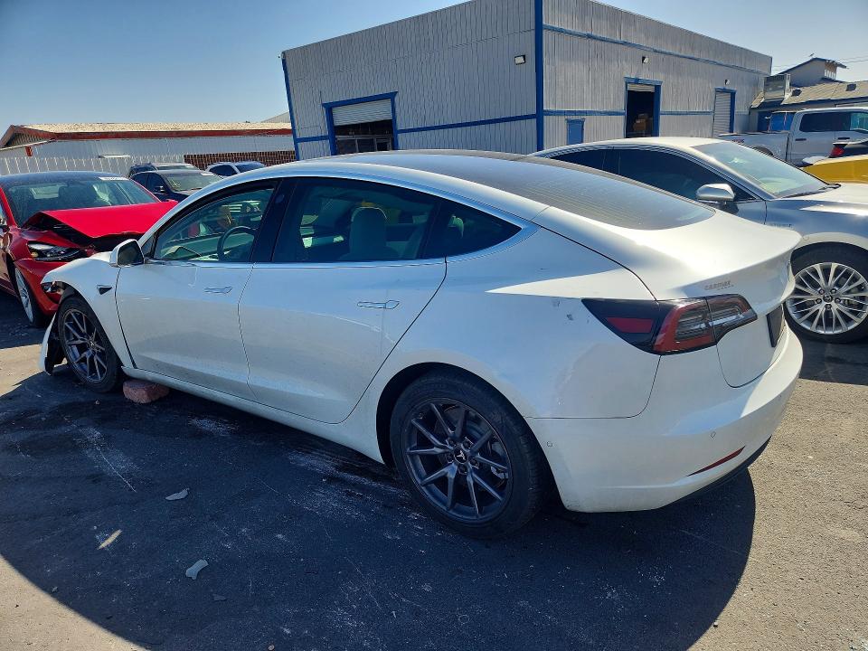 57092946 :رقم المزاد ، 5YJ3E1EAXLF615280 vin ، 2020 Tesla Model 3 مزاد بيع