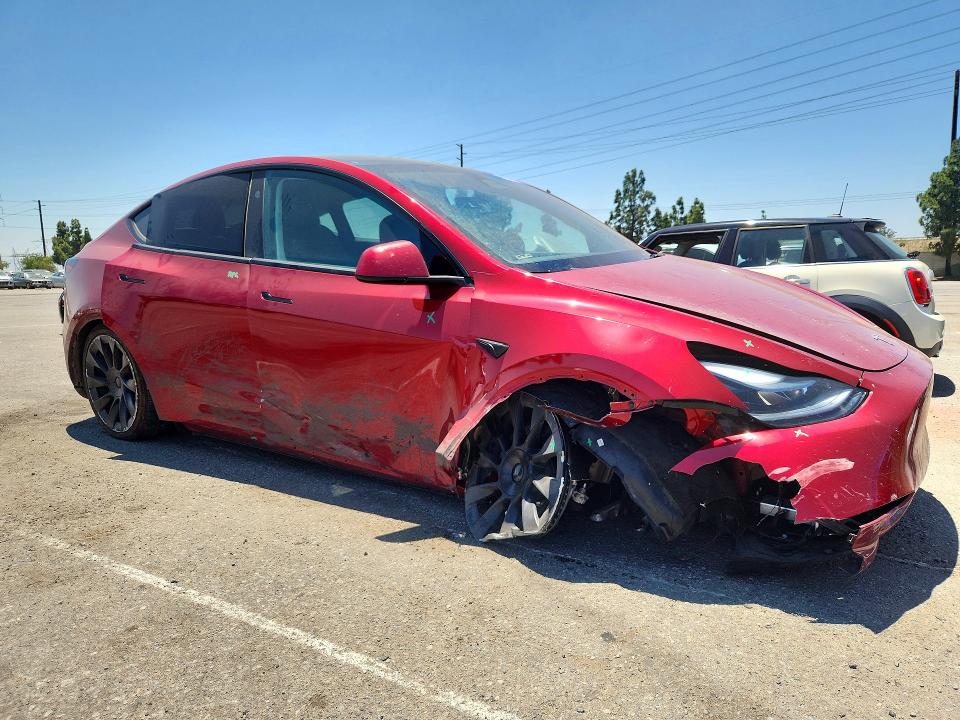 2024 Tesla Model Y მანქანა იყიდება აუქციონზე, vin: 7SAYGAEE5RF015930, აუქციონის ნომერი: 58021386