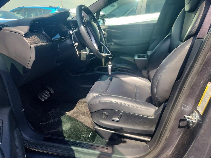 55784646 :رقم المزاد ، 5YJXCDE26JF139382 vin ، 2018 Tesla Model X مزاد بيع