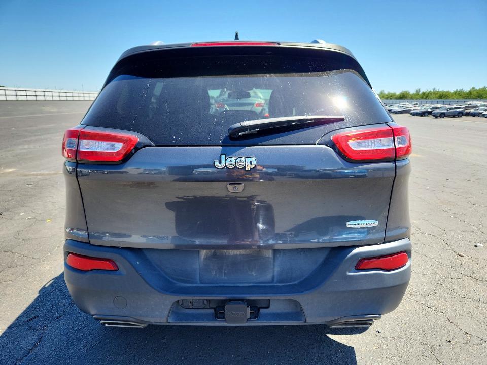 56700556 :رقم المزاد ، 1C4PJLCS5FW712195 vin ، 2015 Jeep Cherokee مزاد بيع