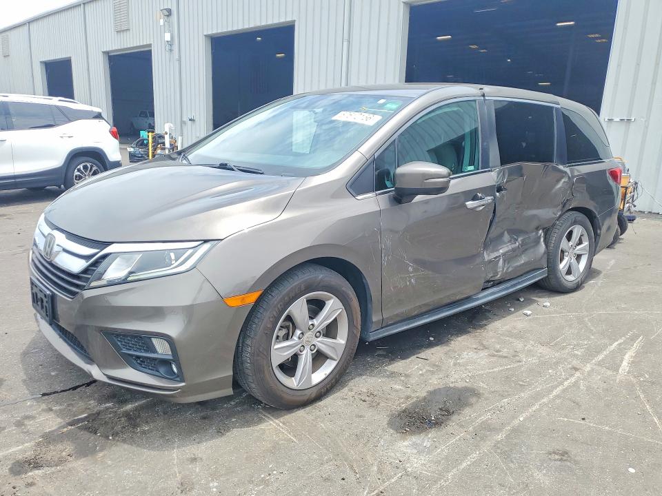 Продаж на аукціоні авто 2018 Honda Odyssey, vin: 5FNRL6H55JB069626, номер лоту: 57612156