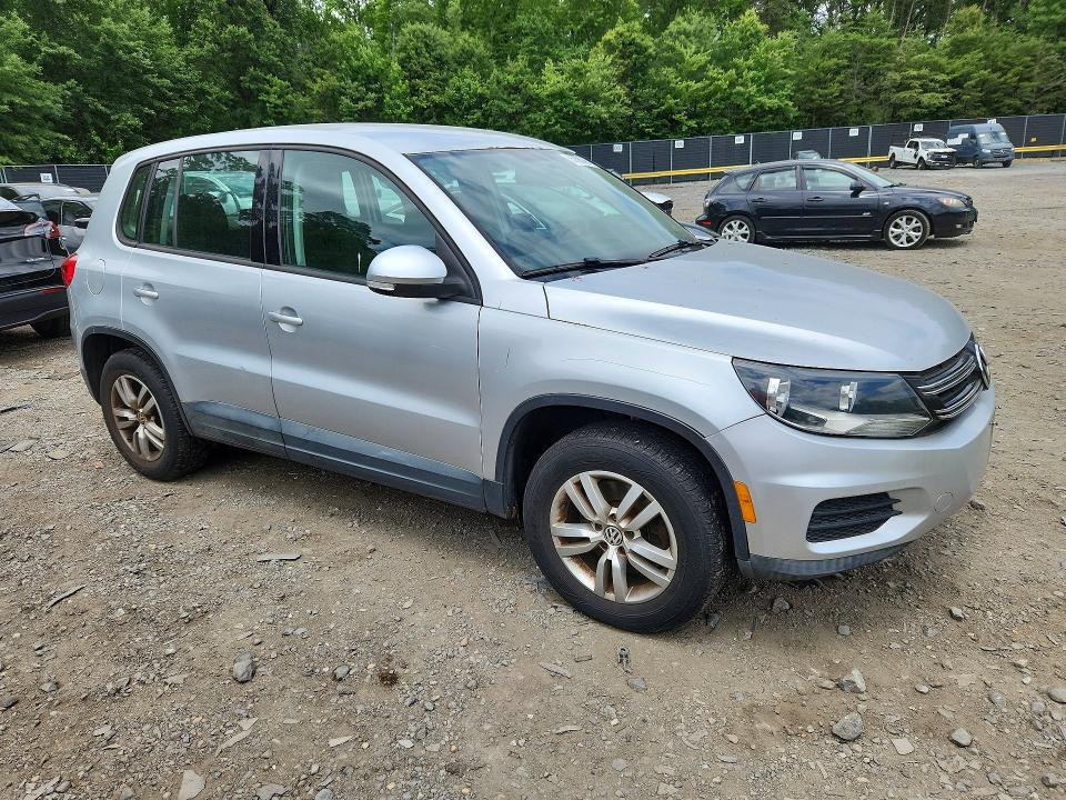 55758146 :رقم المزاد ، WVGBV7AX2CW560307 vin ، 2012 Volkswagen Tiguan مزاد بيع