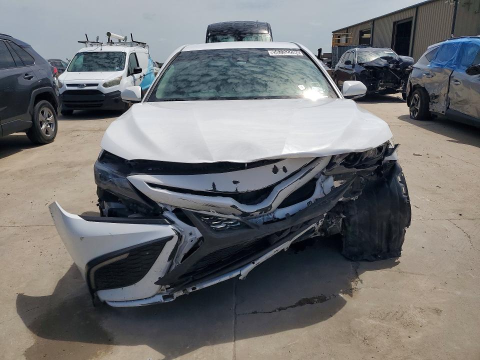 2024 Toyota Camry მანქანა იყიდება აუქციონზე, vin: 4T1G11AK2RU885370, აუქციონის ნომერი: 58732296
