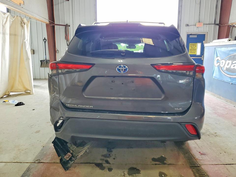 Auction sale of the 2022 Toyota Highlander Hybrid, vin: 5TDGBRCH5NS558736, lot number: 57938066