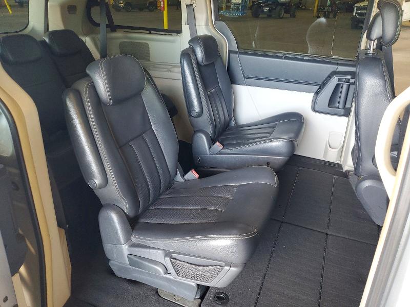 58885736 :رقم المزاد ، 2A4RR8D13AR386865 vin ، 2010 Chrysler Town & Country مزاد بيع