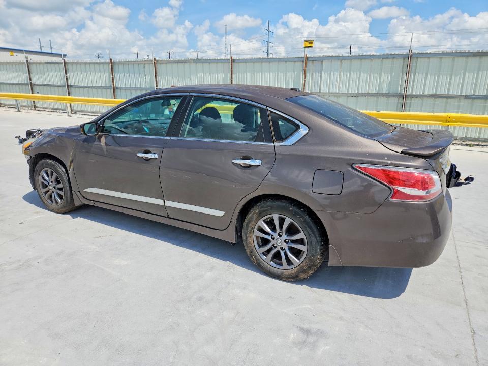 2015 Nissan Altima მანქანა იყიდება აუქციონზე, vin: 1N4AL3AP5FN918577, აუქციონის ნომერი: 55713906