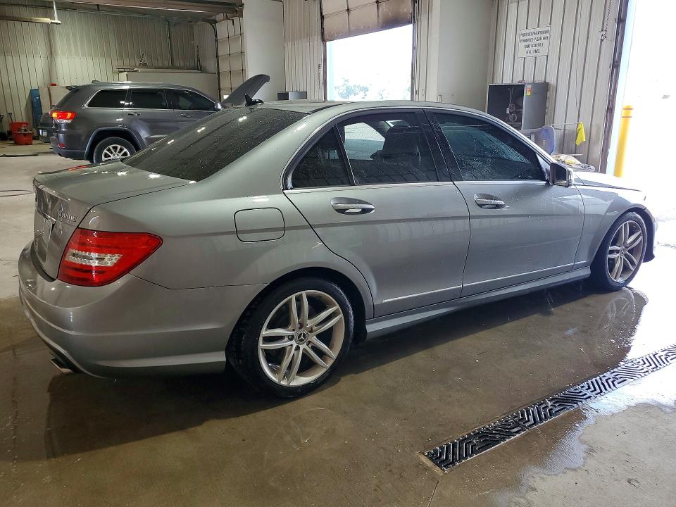 Продаж на аукціоні авто 2012 Mercedes-benz C, vin: WDDGF8BB8CR231793, номер лоту: 58991936