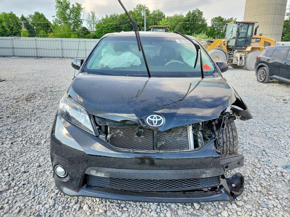 56156876 :رقم المزاد ، 5TDXK3DC1BS109663 vin ، 2011 Toyota Sienna مزاد بيع