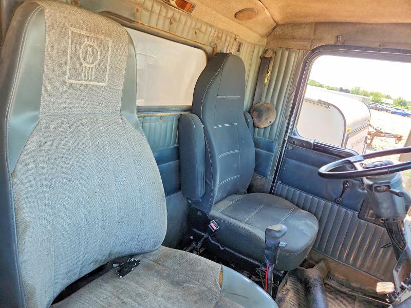 1999 Kenworth Construction მანქანა იყიდება აუქციონზე, vin: 1NKDXUEX0XJ827302, აუქციონის ნომერი: 54900016