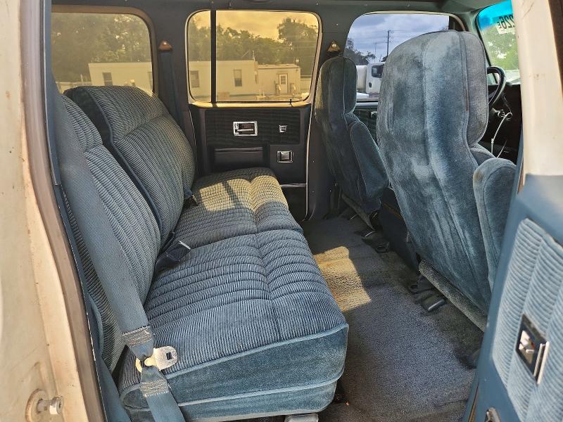 56151226 :رقم المزاد ، 1GKER16K4LF526292 vin ، 1990 Gmc Suburban مزاد بيع