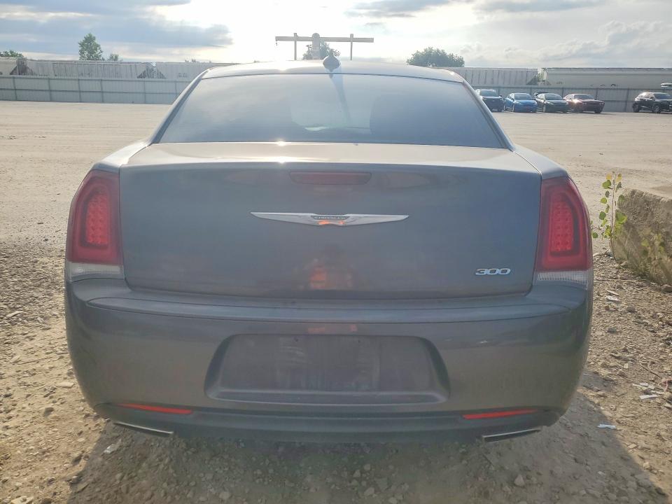 Продажа на аукционе авто 2018 Chrysler 300, vin: 2C3CCAAG0JH317283, номер лота: 54836096