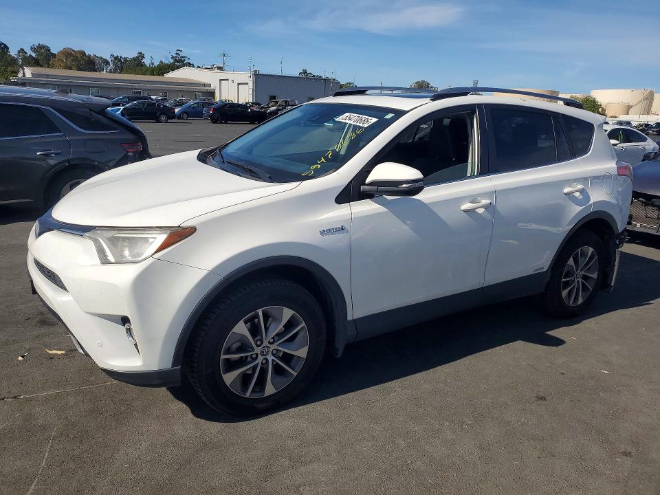 55470686 :رقم المزاد ، JTMRJREV8HD098535 vin ، 2017 Toyota Rav4 Hybrid مزاد بيع