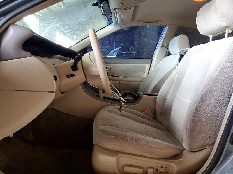 57404656 :رقم المزاد ، 4T1BF28B7YU033084 vin ، 2000 Toyota Avalon مزاد بيع