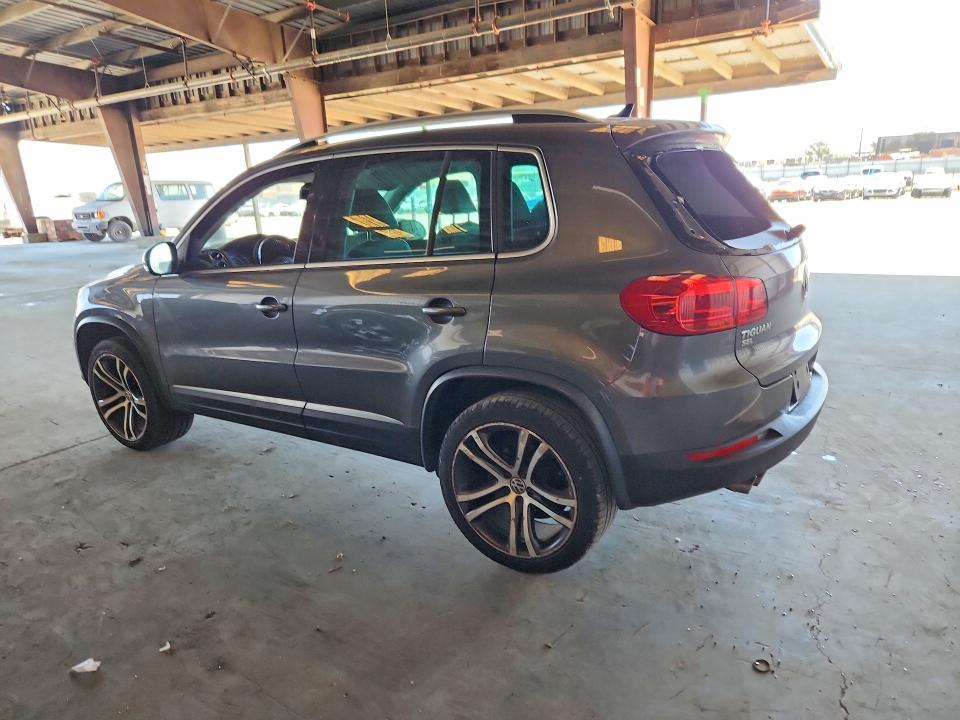 59285746 :رقم المزاد ، WVGVV7AX7HK031446 vin ، 2017 Volkswagen Tiguan مزاد بيع