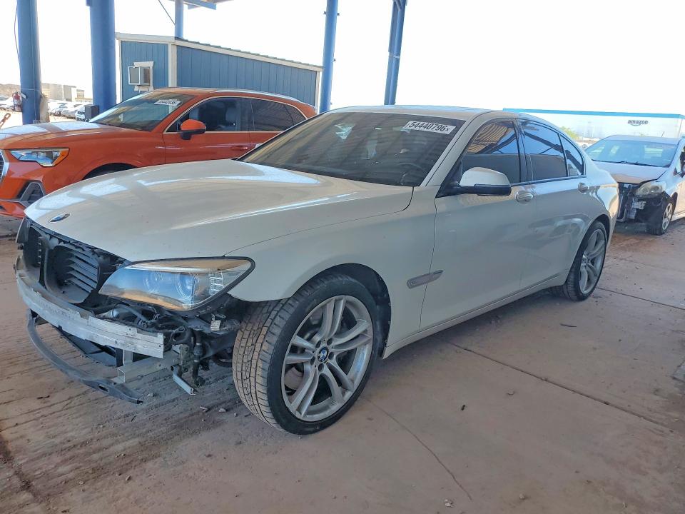 2014 Bmw 750 მანქანა იყიდება აუქციონზე, vin: WBAYA8C51ED825077, აუქციონის ნომერი: 54440796