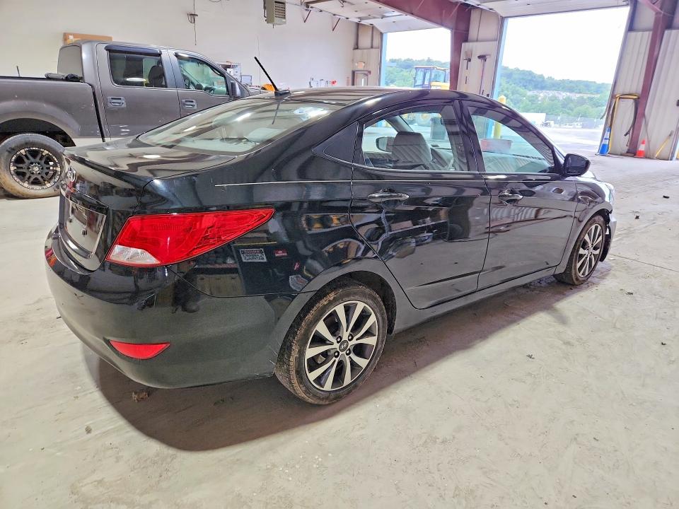 2017 Hyundai Accent მანქანა იყიდება აუქციონზე, vin: KMHCT4AE1HU333586, აუქციონის ნომერი: 59168146