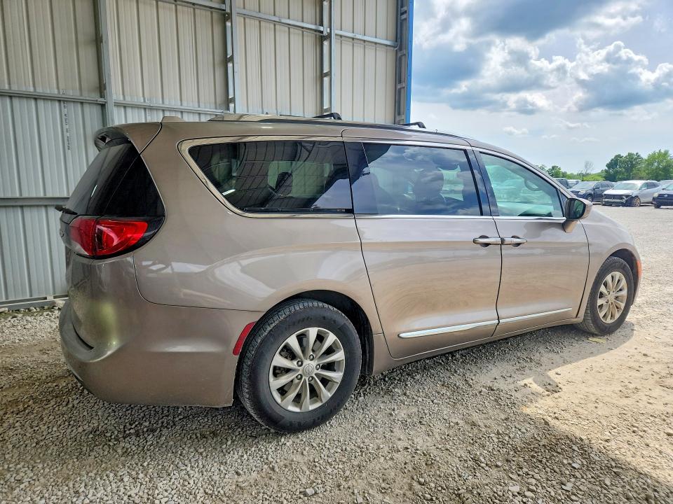 Продажа на аукционе авто 2018 Chrysler Pacifica, vin: 2C4RC1BG4JR152059, номер лота: 55735996
