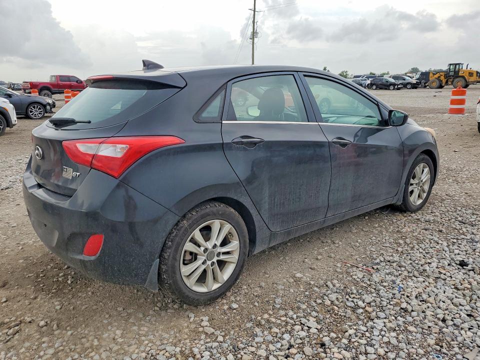 2013 Hyundai Elantra Gt მანქანა იყიდება აუქციონზე, vin: KMHD35LE8DU040012, აუქციონის ნომერი: 57069366