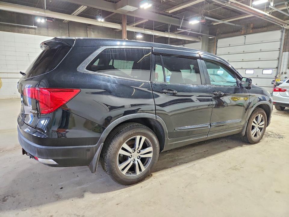 Продаж на аукціоні авто 2017 Honda Pilot, vin: 5FNYF6H52HB055891, номер лоту: 57623366