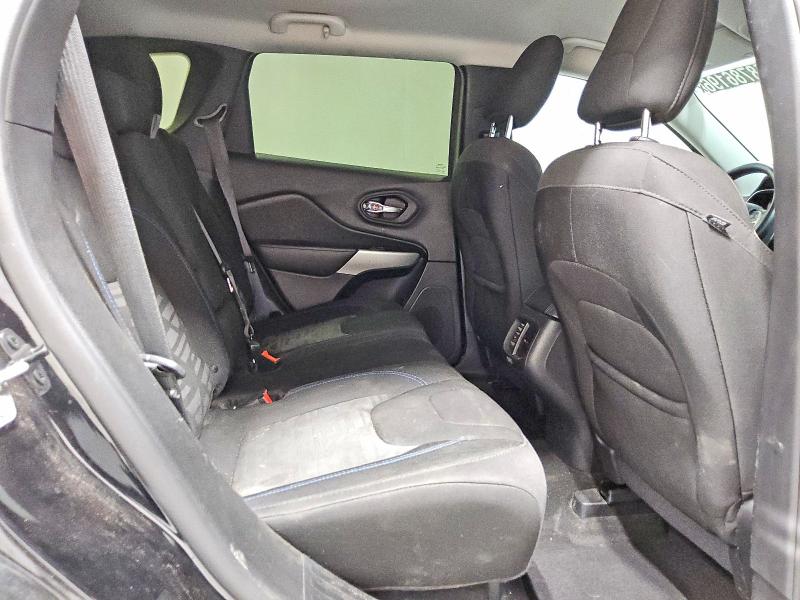 58786196 :رقم المزاد ، 1C4PJMCX8KD441138 vin ، 2019 Jeep Cherokee مزاد بيع
