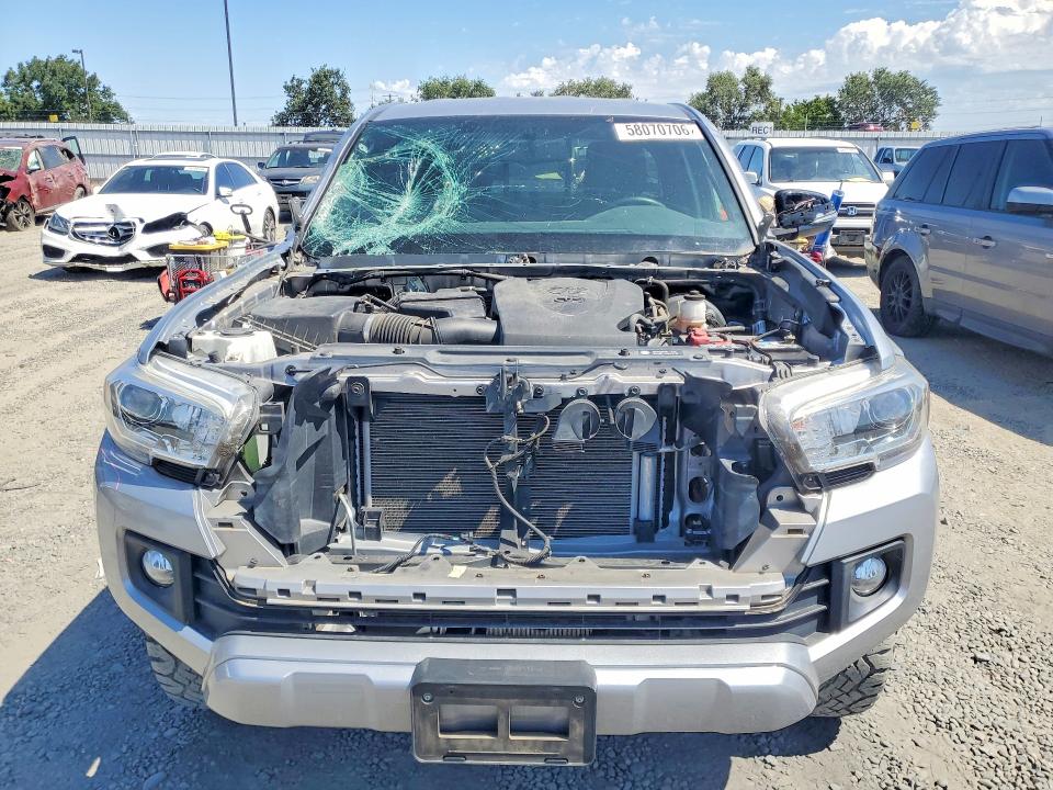 2017 Toyota Tacoma მანქანა იყიდება აუქციონზე, vin: 5TFSZ5AN5HX099357, აუქციონის ნომერი: 58070706