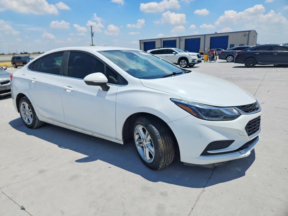 Продаж на аукціоні авто 2018 Chevrolet Cruze, vin: 1G1BE5SM0J7242554, номер лоту: 55824786