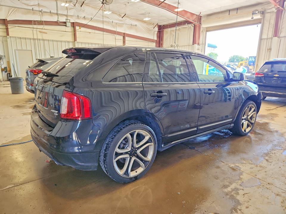 2011 Ford Edge მანქანა იყიდება აუქციონზე, vin: 2FMDK4AKXBBA33197, აუქციონის ნომერი: 57130276
