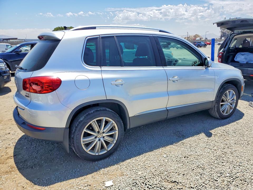 58888086 :رقم المزاد ، WVGBV7AX2GW576013 vin ، 2016 Volkswagen Tiguan مزاد بيع