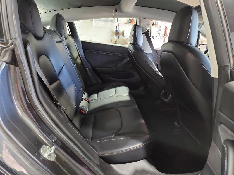 58525426 :رقم المزاد ، 5YJ3E1EA6JF005115 vin ، 2018 Tesla Model 3 مزاد بيع