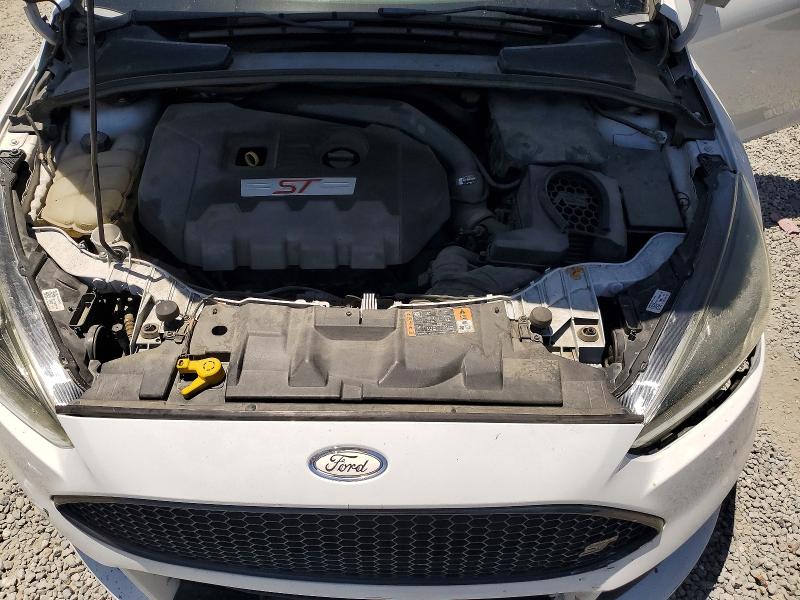 56532946 :رقم المزاد ، 1FADP3L93HL245819 vin ، 2017 Ford Focus مزاد بيع
