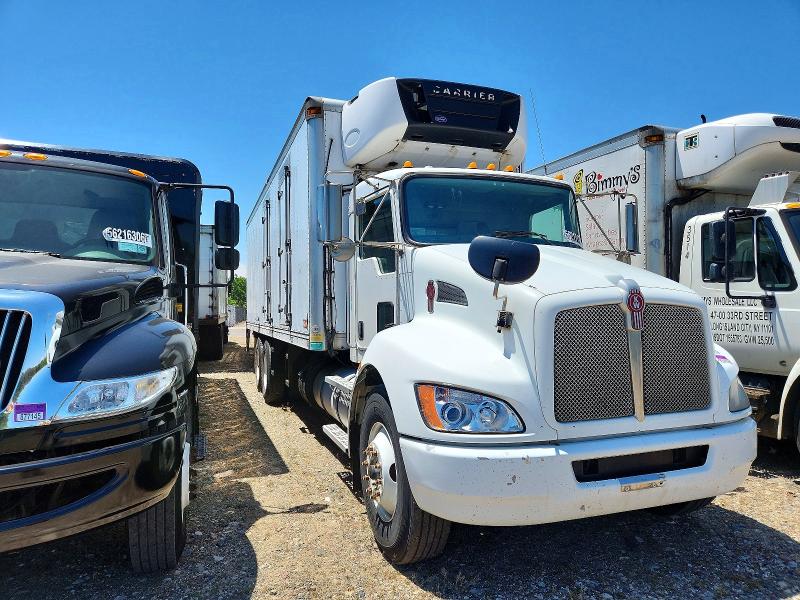56217176 :رقم المزاد ، 2NKHLJ9X9GM133237 vin ، 2016 Kenworth T300 مزاد بيع