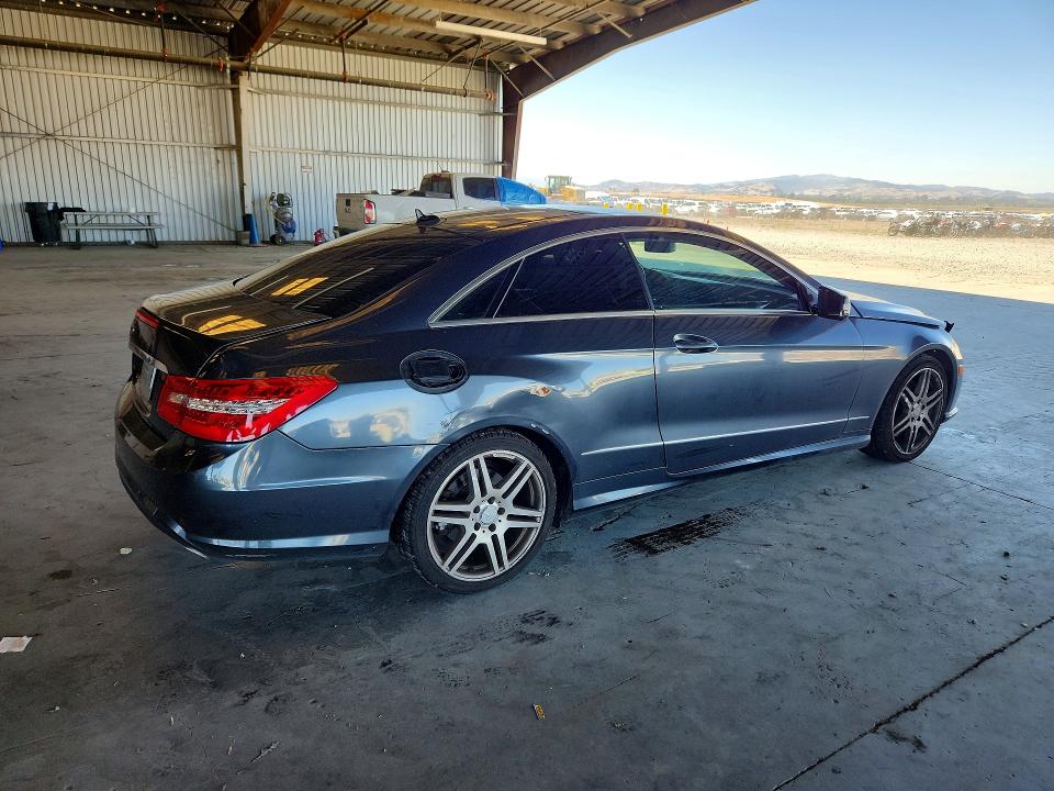 58608246 :رقم المزاد ، WDDKJ7CB5AF048481 vin ، 2010 Mercedes-benz E مزاد بيع