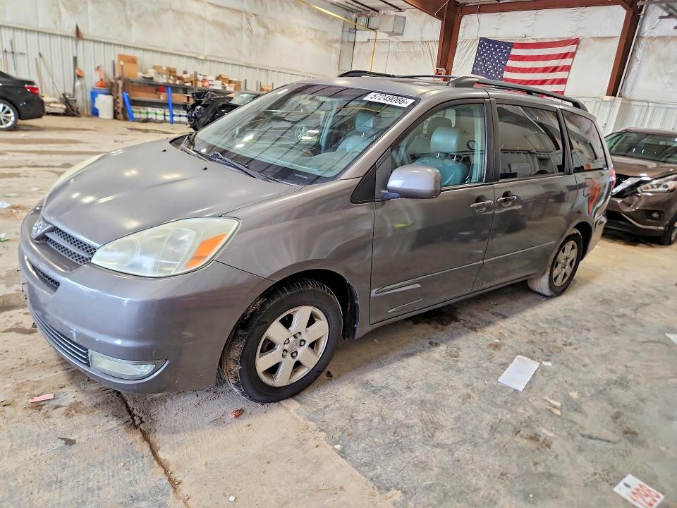 2004 Toyota Sienna მანქანა იყიდება აუქციონზე, vin: 5TDZA22C04S070561, აუქციონის ნომერი: 57249066