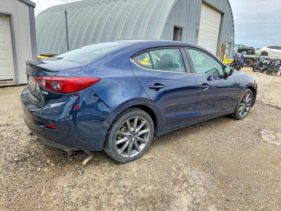 2018 Mazda 3 მანქანა იყიდება აუქციონზე, vin: 3MZBN1V39JM271766, აუქციონის ნომერი: 58773026