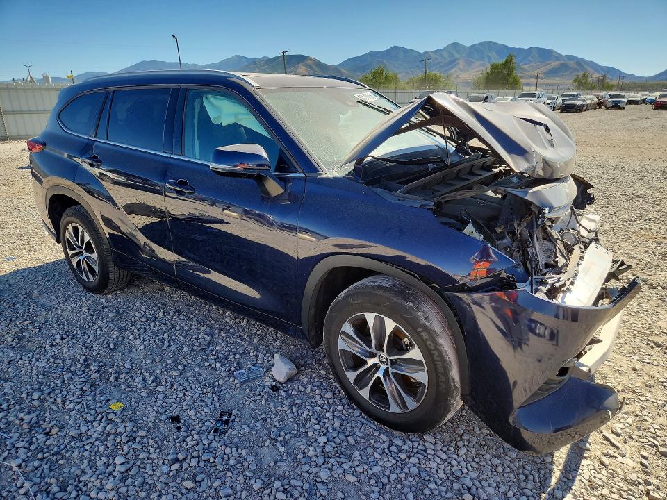 Продаж на аукціоні авто 2022 Toyota Highlander, vin: 5TDGZRAH6NS117132, номер лоту: 57119566