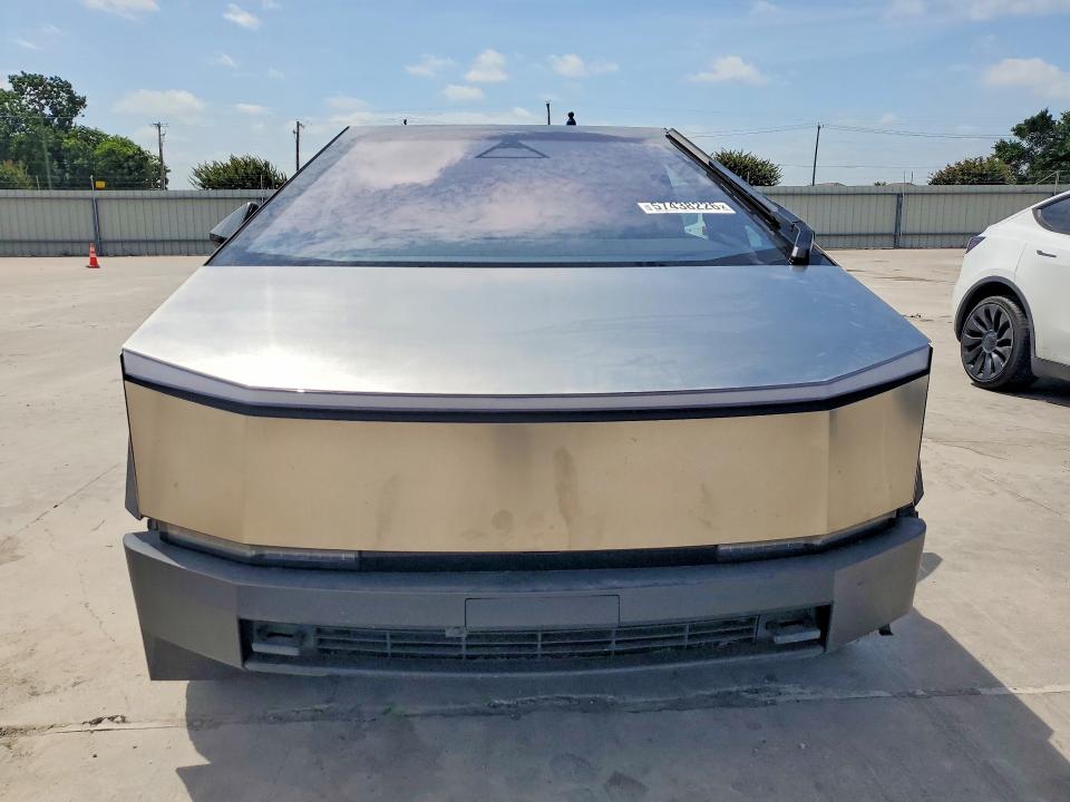 57438226 :رقم المزاد ، 7G2CEHEE2SA061608 vin ، 2025 Tesla Cybertruck مزاد بيع