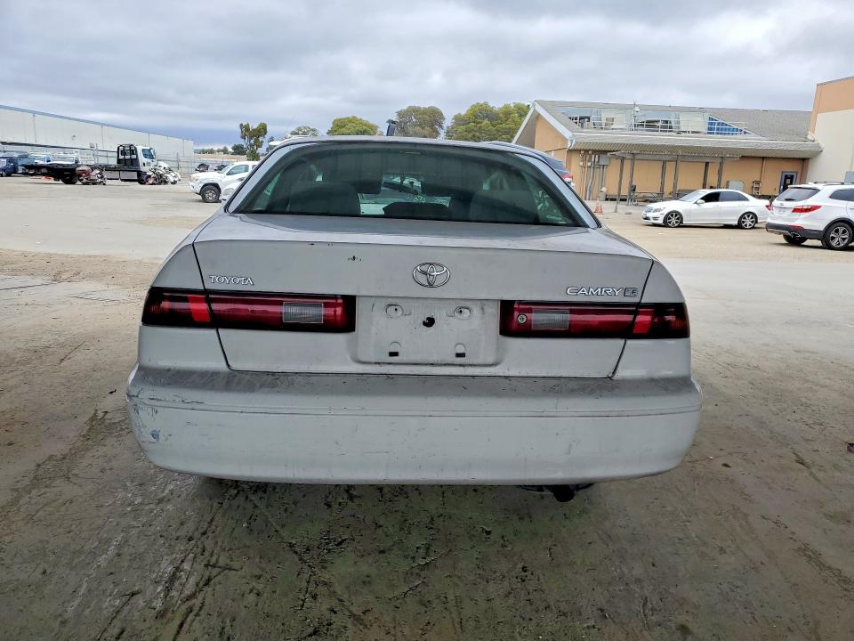 58148776 :رقم المزاد ، JT2BG22K7X0289606 vin ، 1999 Toyota Camry مزاد بيع